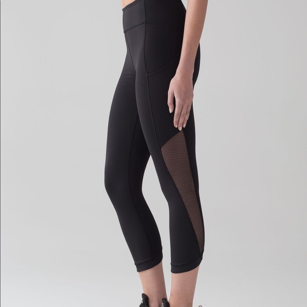 Lululemon Sole Training Crop